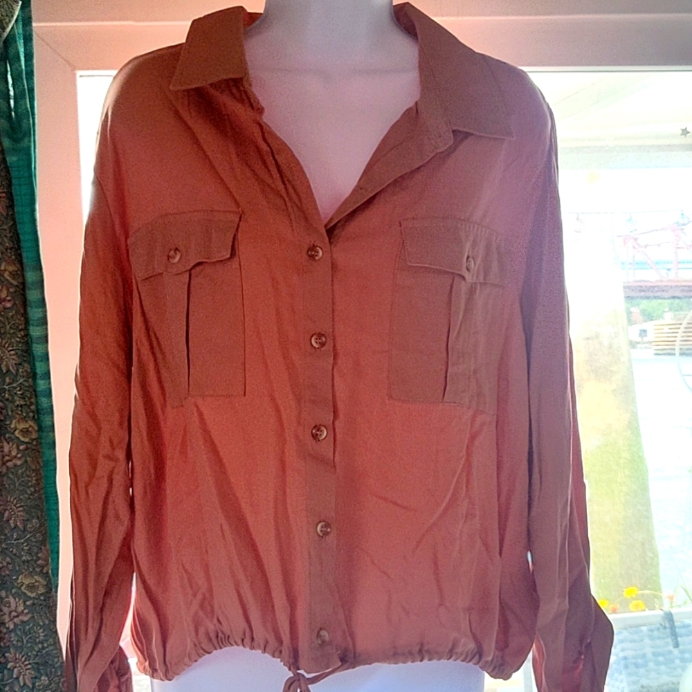 Buttonup Linen Shirt NWOT